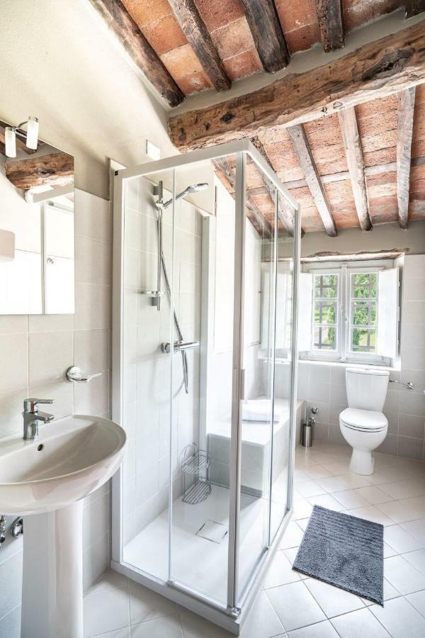 Ampio Appartamento Completamente Rinnovato Con Vista E Piscina Lucca Exterior foto